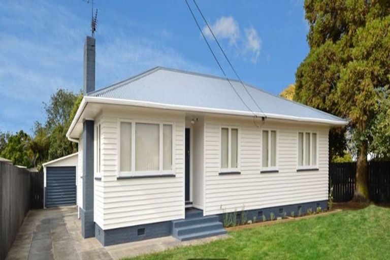 Photo of property in 10 Rollerson Street, Papakura, 2110