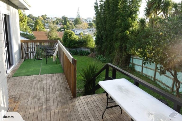 Photo of property in 101 Selwyn Crescent, Forrest Hill, Auckland, 0620