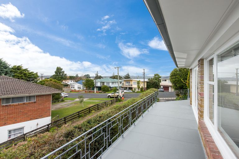 Photo of property in 91 Waimumu Road, Massey, Auckland, 0614