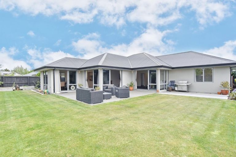 Photo of property in 6 Te Whenu Crescent, Marshland, Christchurch, 8083