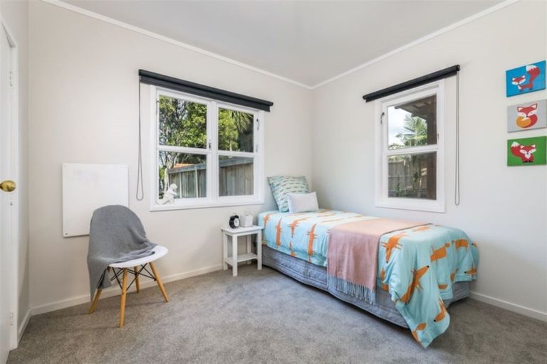 Photo of property in 166 Edmonton Road, Te Atatu South, Auckland, 0610