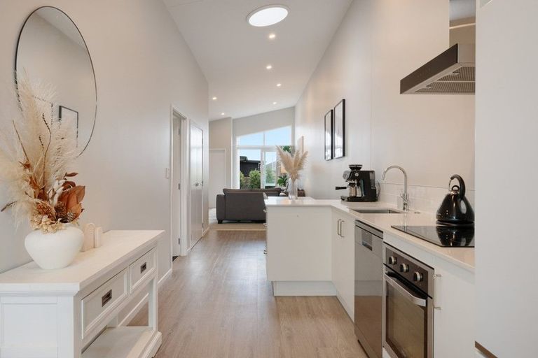 Photo of property in 20b Komata Crescent, Papamoa Beach, Papamoa, 3118