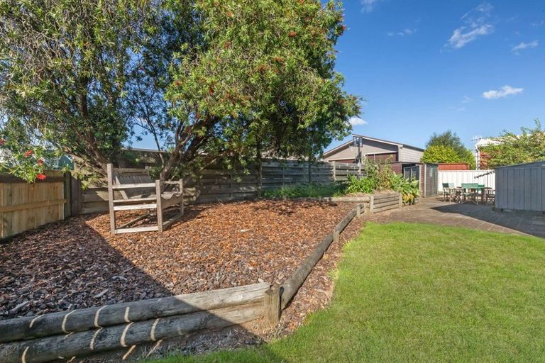 Photo of property in 28 Iles Road, Lynmore, Rotorua, 3010