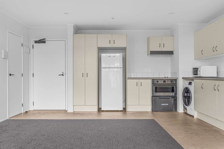 Photo of property in 14f/30 Westward Ho, Glen Eden, Auckland, 0602