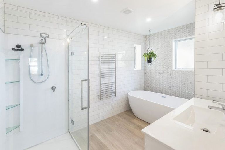 Photo of property in 30 Chateau Drive, Burnside, Christchurch, 8053