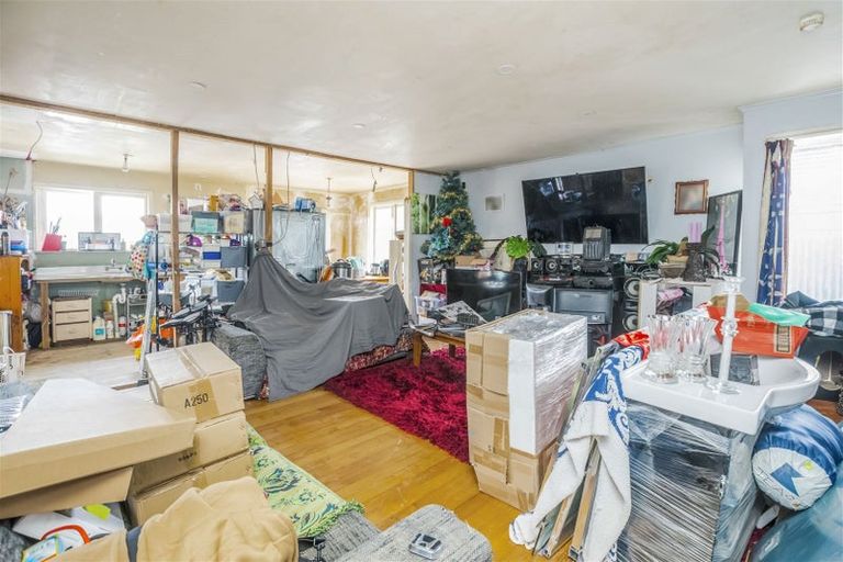 Photo of property in 33 Laureston Avenue, Papatoetoe, Auckland, 2025