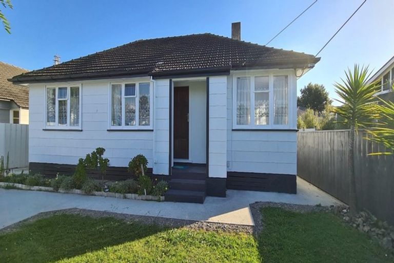Photo of property in 21 Carlisle Street, Milson, Palmerston North, 4414