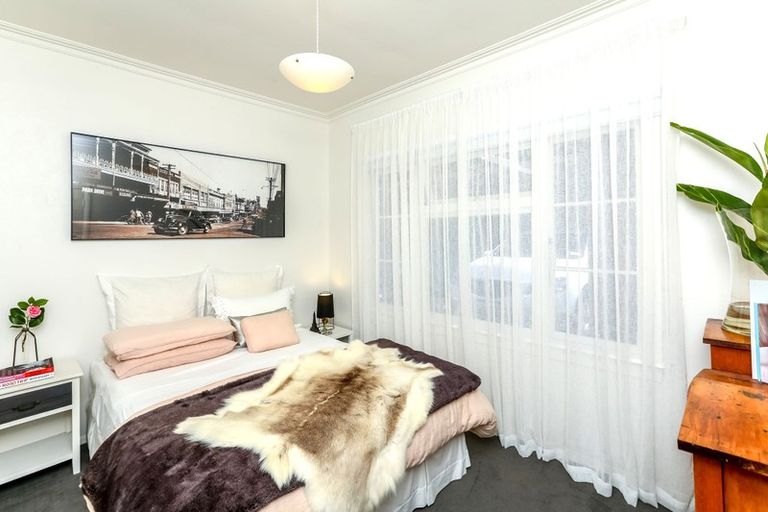 Photo of property in 81 Paynters Avenue, Strandon, New Plymouth, 4312