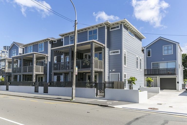 Photo of property in 3d Park Street, Thorndon, Wellington, 6011