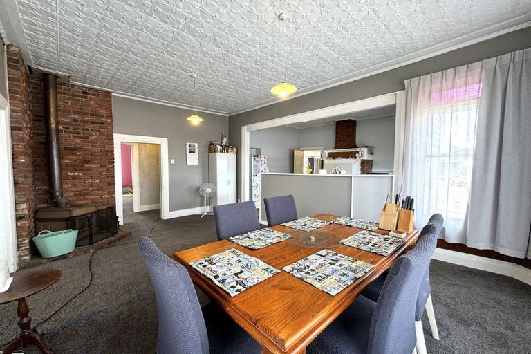 Photo of property in 64 James Street, Balclutha, 9230