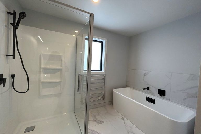 Photo of property in 28 Koreke Close, Kenepuru, Porirua, 5022