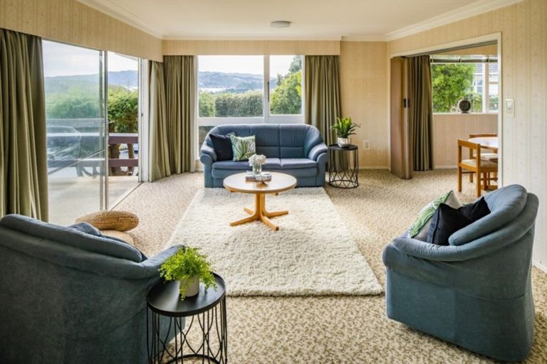 Photo of property in 2 Doon Grove, Papakowhai, Porirua, 5024