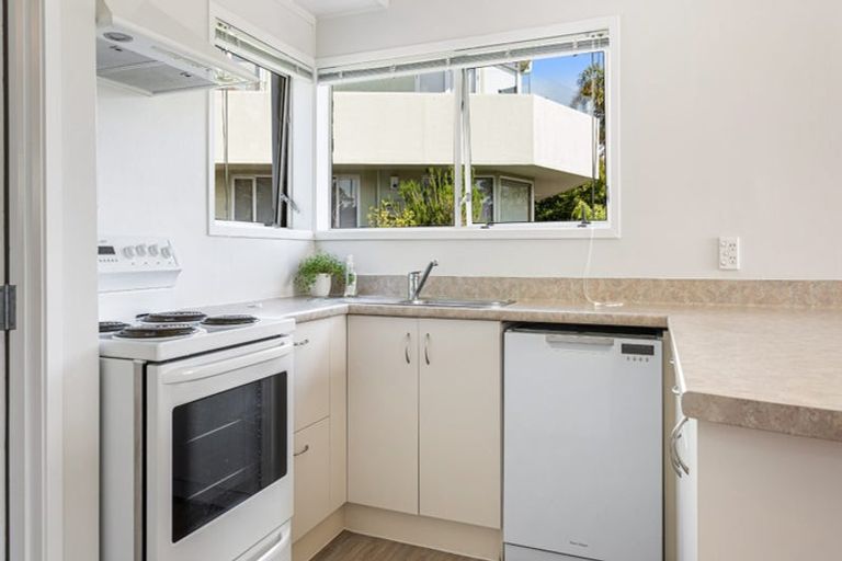 Photo of property in 2/67 Brigantine Drive, Beach Haven, Auckland, 0626