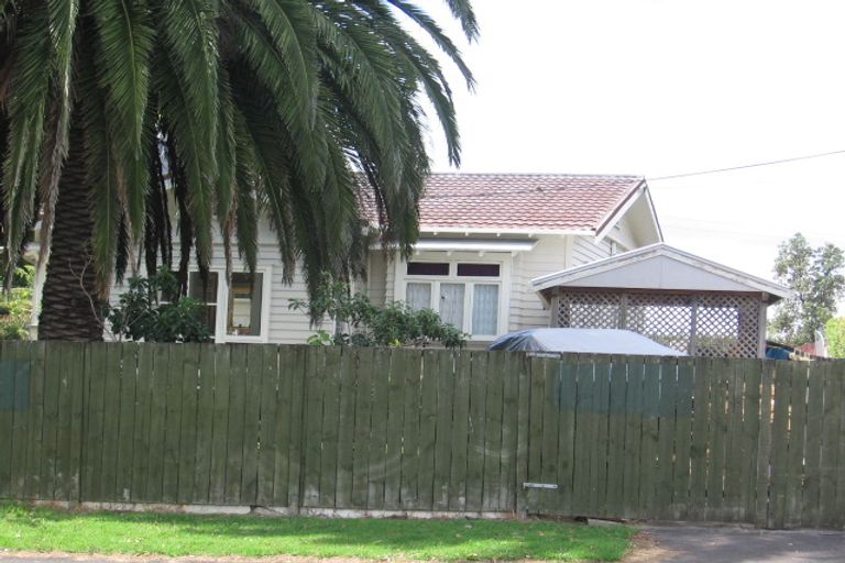 Photo of property in 95 Archibald Road, Kelston, Auckland, 0602