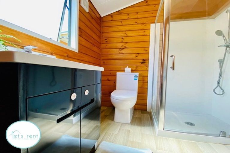 Photo of property in 30 Leaver Place, Weymouth, Auckland, 2103