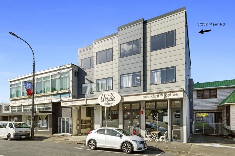 Photo of property in 3/232 Main Road, Tawa, Wellington, 5028