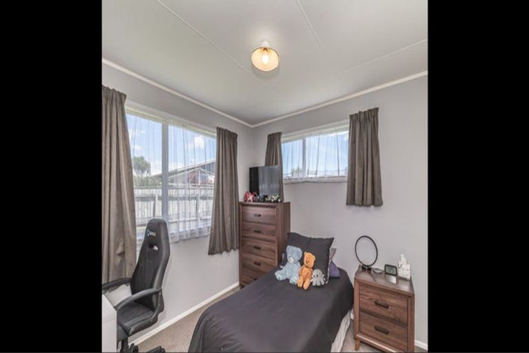 Photo of property in 8a Broadbelt Grove, Levin, 5510