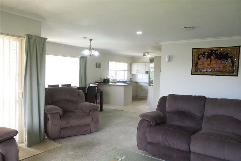 Photo of property in 72 Milson Drive, Papakura, 2110