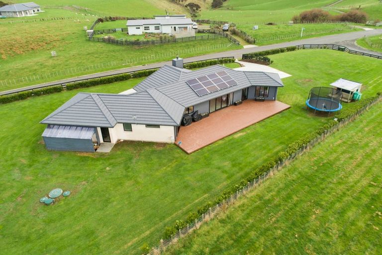 Photo of property in 40 View Road, Halcombe, 4779