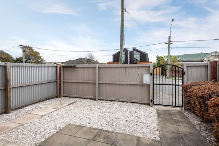 Photo of property in 154 Edgeware Road, Edgeware, Christchurch, 8013