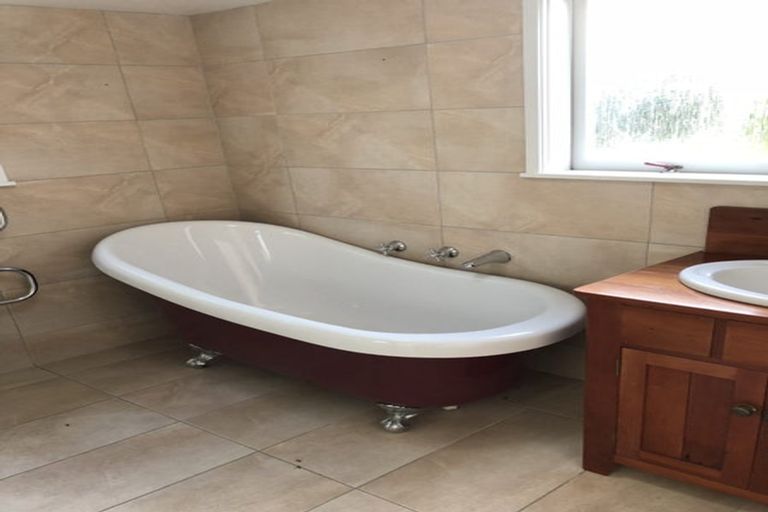 Photo of property in 5 Inchinnam Road, Flat Bush, Auckland, 2016