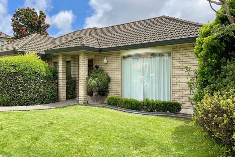 Photo of property in 31 Macnean Drive, East Tamaki Heights, Auckland, 2016