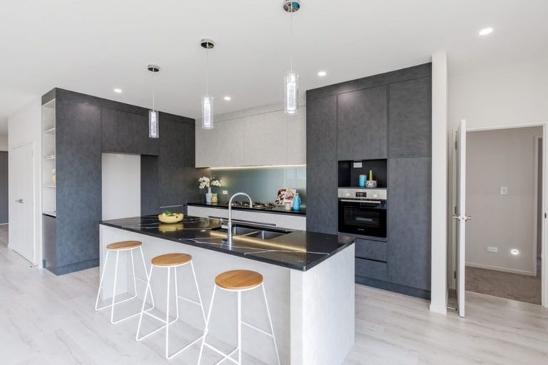 Photo of property in 62 Schoolside Road, Kumeu, 0810