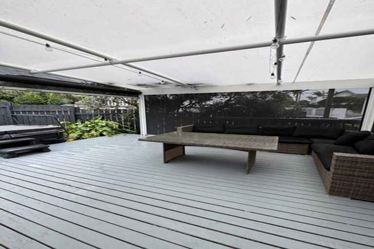 Photo of property in 36 Albatross Road, Red Beach, 0932