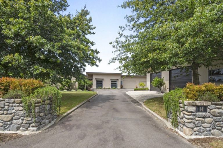 Photo of property in 14 Branksome Place, Aokautere, Palmerston North, 4471