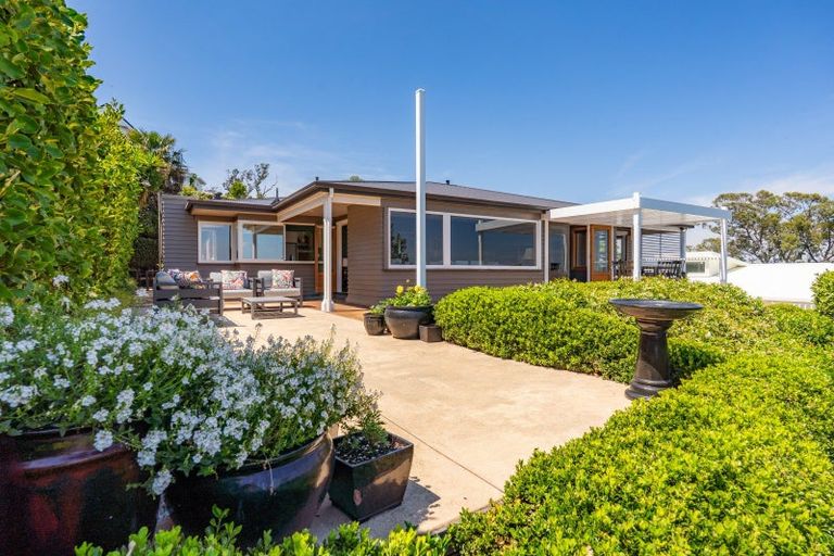 Photo of property in 135 Thompson Road, Bluff Hill, Napier, 4110