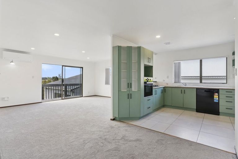 Photo of property in 34 Capilano Place, Glenfield, Auckland, 0629