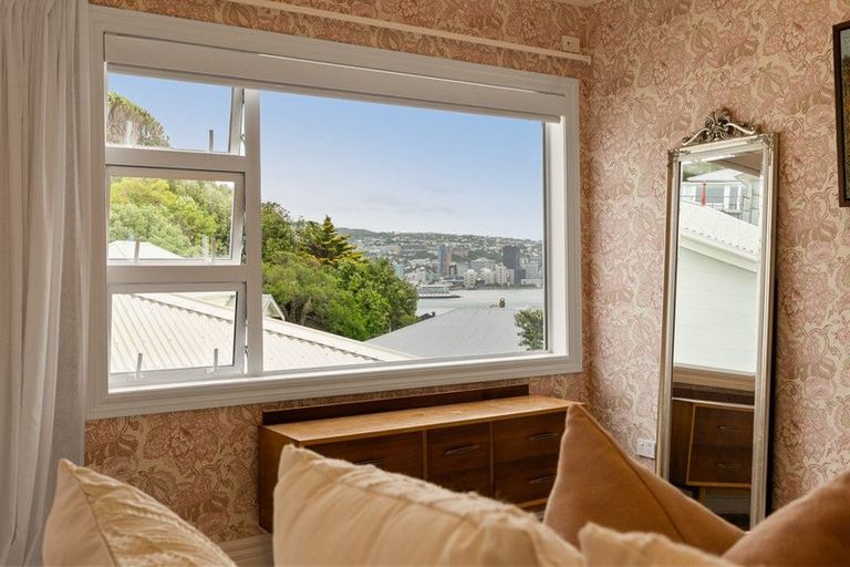 Photo of property in 2 Maida Vale Road, Roseneath, Wellington, 6011