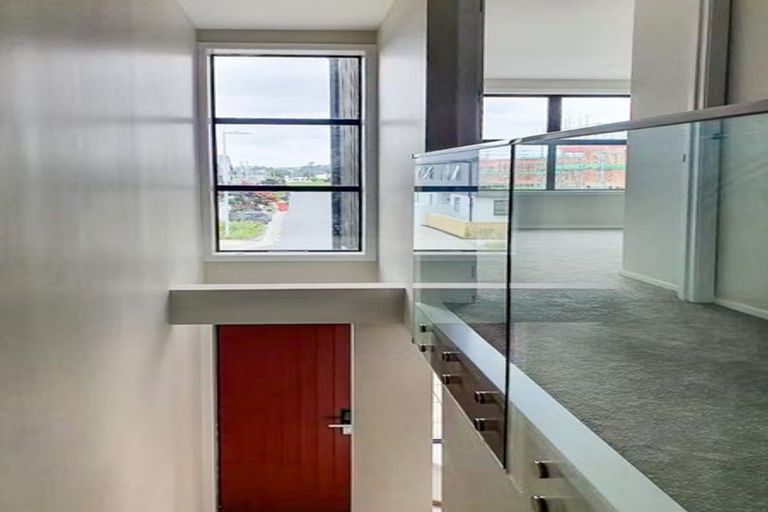 Photo of property in 15 Desalt Drive, Hobsonville, Auckland, 0616