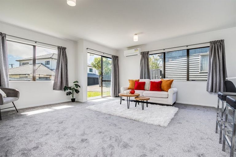 Photo of property in 2/12 Olive Crescent, Papatoetoe, Auckland, 2025