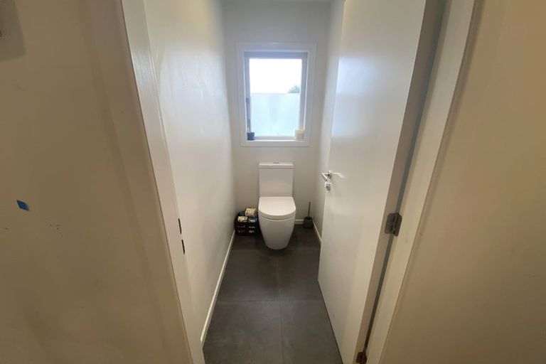 Photo of property in 21 Durham Street, Te Atatu Peninsula, Auckland, 0610