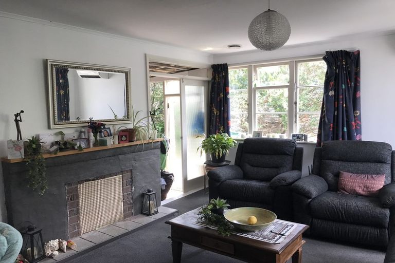 Photo of property in 47 Davidson Crescent, Tawa, Wellington, 5028