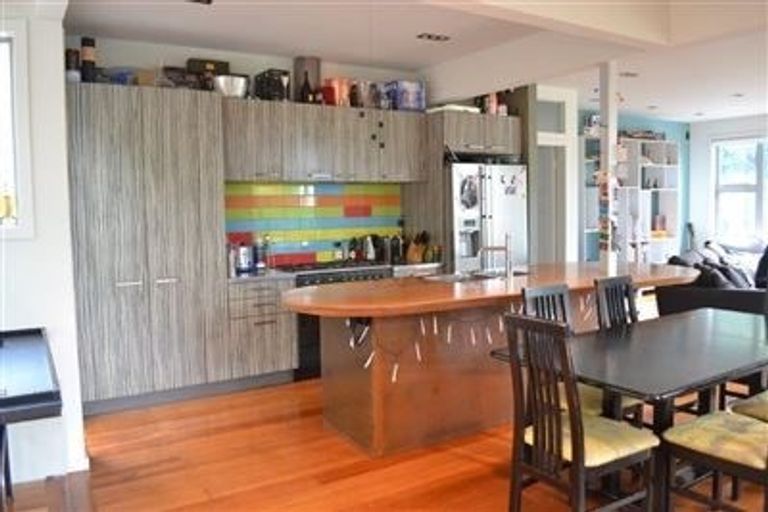 Photo of property in 5 Valley Street, Island Bay, Wellington, 6023