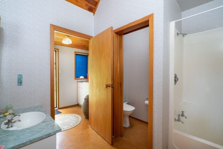 Photo of property in 27 Hauraki Terrace, Pukawa Bay, Turangi, 3381