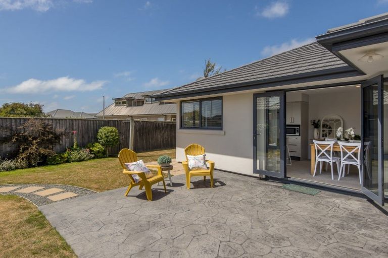 Photo of property in 10 Puhara Avenue, Parklands, Christchurch, 8083