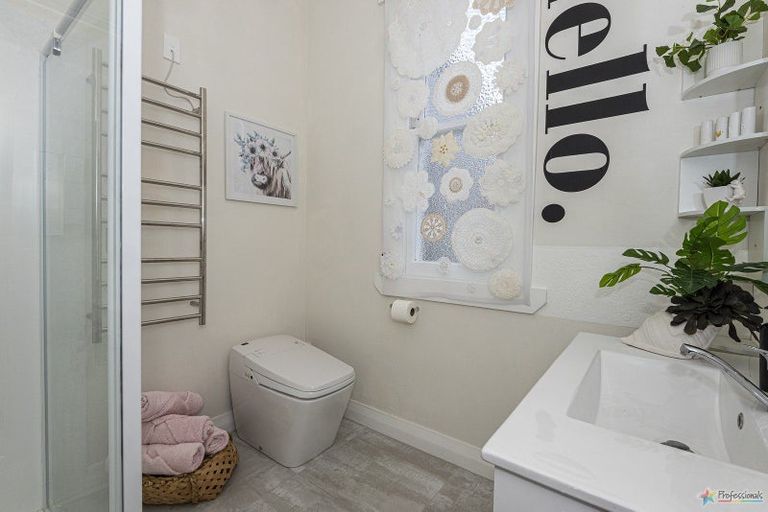 Photo of property in 16 Zealandia Street, Kensington, Whangarei, 0112