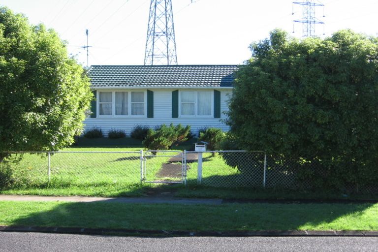 Photo of property in 37 Edgewater Drive, Pakuranga, Auckland, 2010