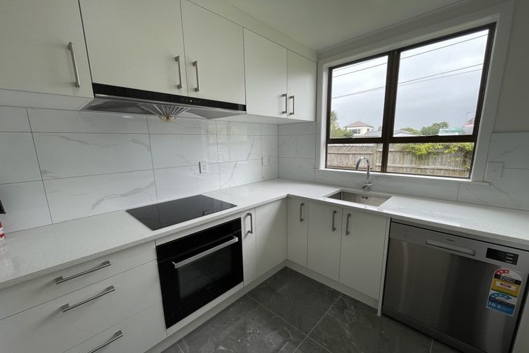 Photo of property in 57 Lynwood Road, New Lynn, Auckland, 0600
