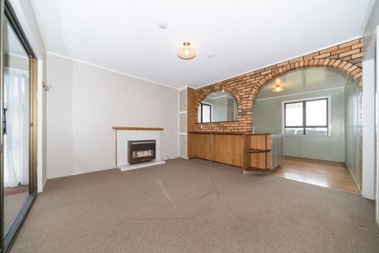 Photo of property in 57 Tararua Terrace, Cloverlea, Palmerston North, 4412