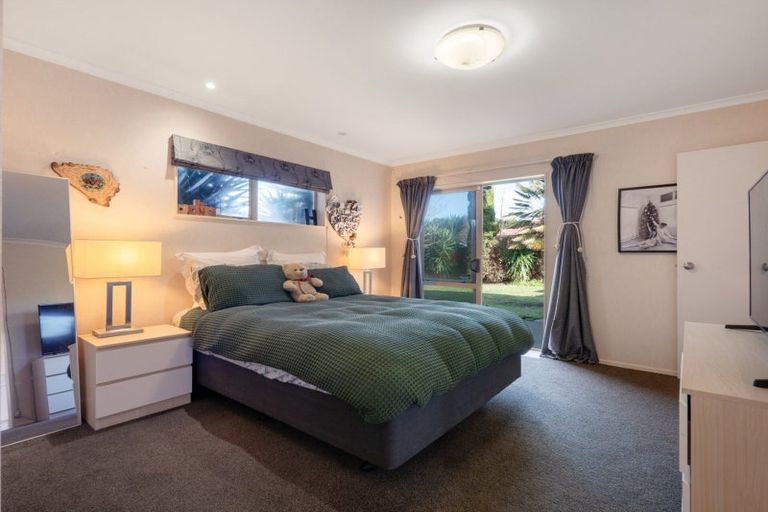 Photo of property in 30 Mcleod Place, Papamoa Beach, Papamoa, 3118