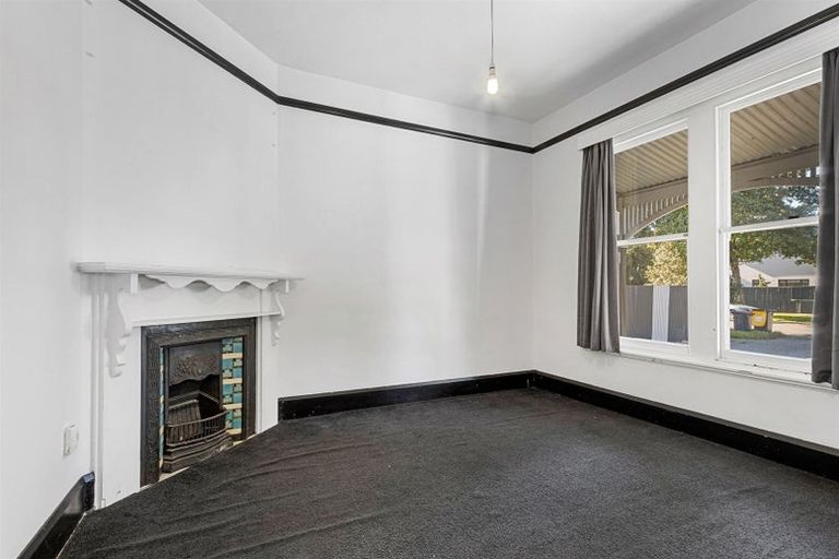 Photo of property in 7 Defoe Place, Waltham, Christchurch, 8023