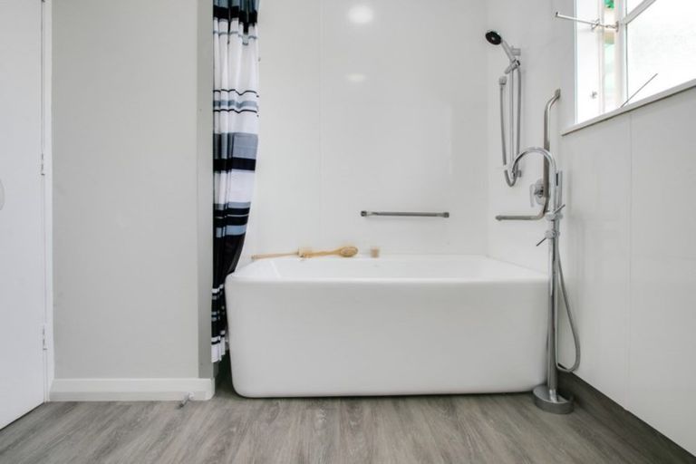 Photo of property in 48 Bedford Road, Marewa, Napier, 4110