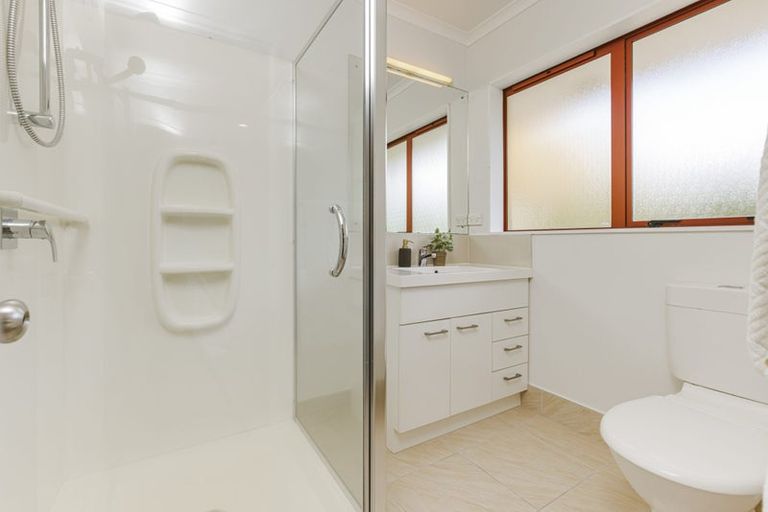 Photo of property in 10 Norm Pellow Drive, Manurewa, Auckland, 2105