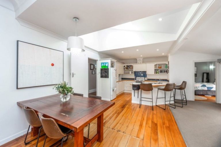 Photo of property in 65 Forest Lake Road, Forest Lake, Hamilton, 3200