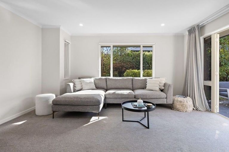 Photo of property in 408a Memorial Avenue, Burnside, Christchurch, 8053