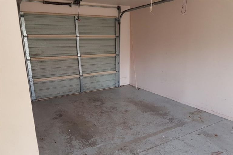 Photo of property in 14 Gina Avenue, Ranui, Auckland, 0612